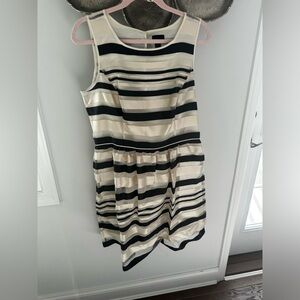 Banana Republic dress - cocktail style or could be good for work.  Size 14.